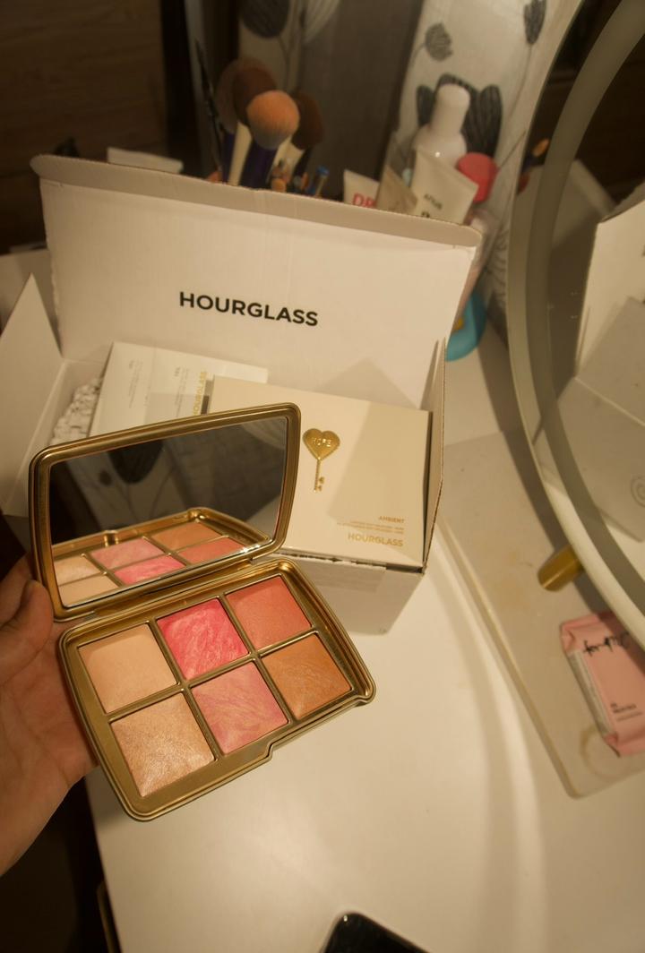 Палетка для лица Hourglass
