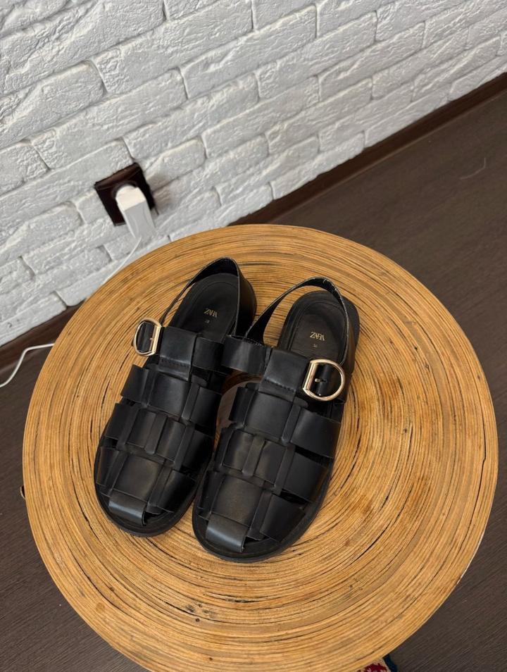 Сандалии ZARA