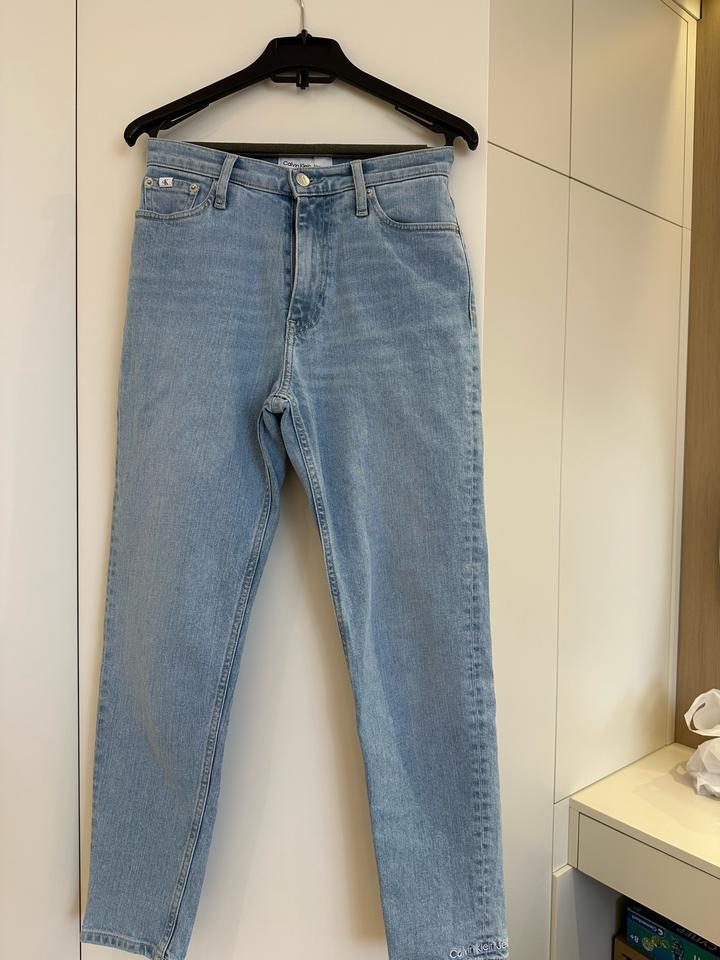 Джинсы Calvin Klein