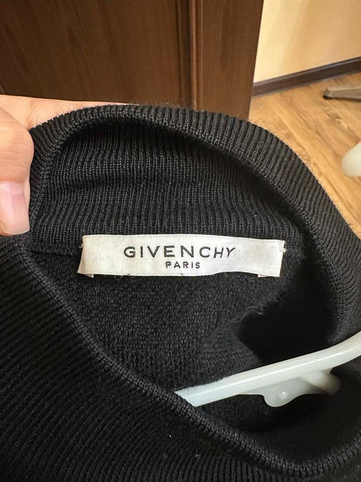 Givenchy Кофта