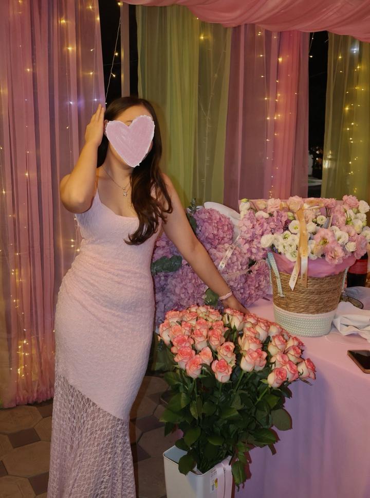 Нежное кружевное платье