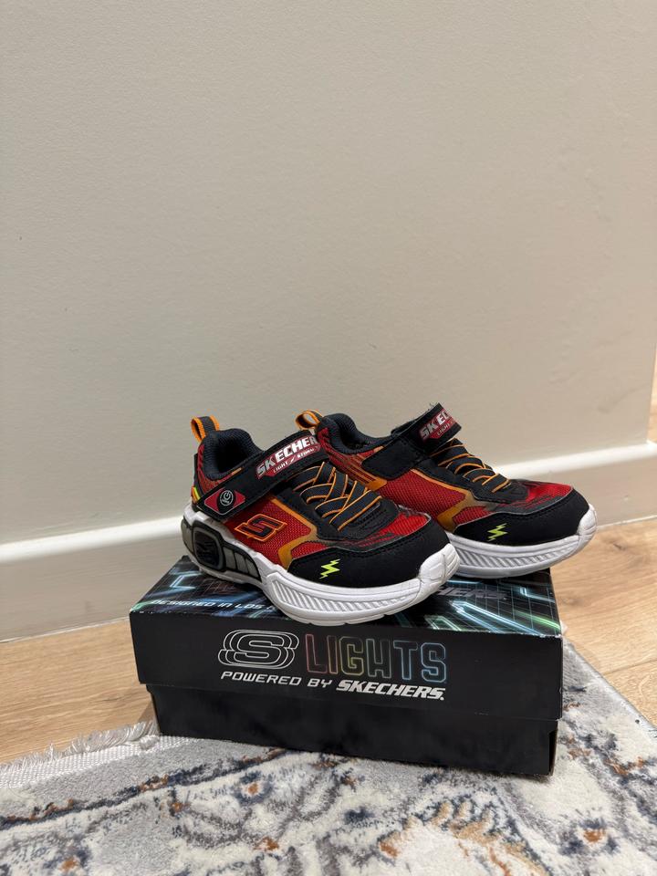 Skechers