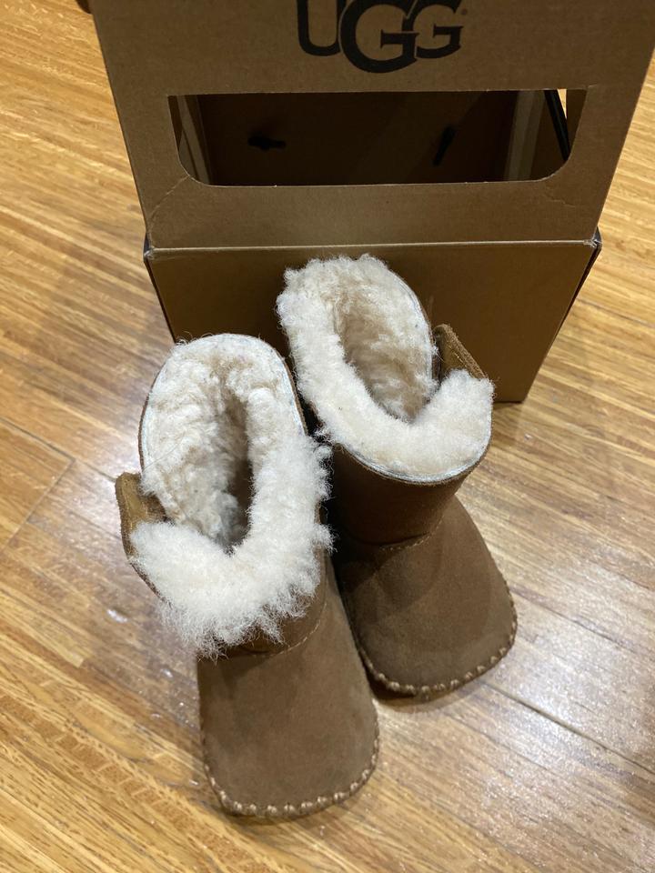 UGG