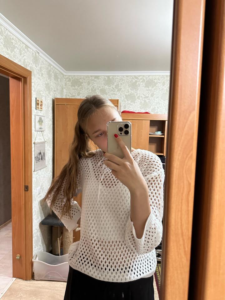 Ажурный джемпер в сетку
