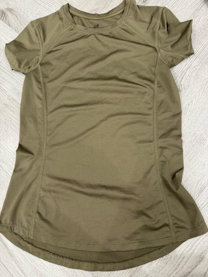 H&M Продам спортивную футболку
