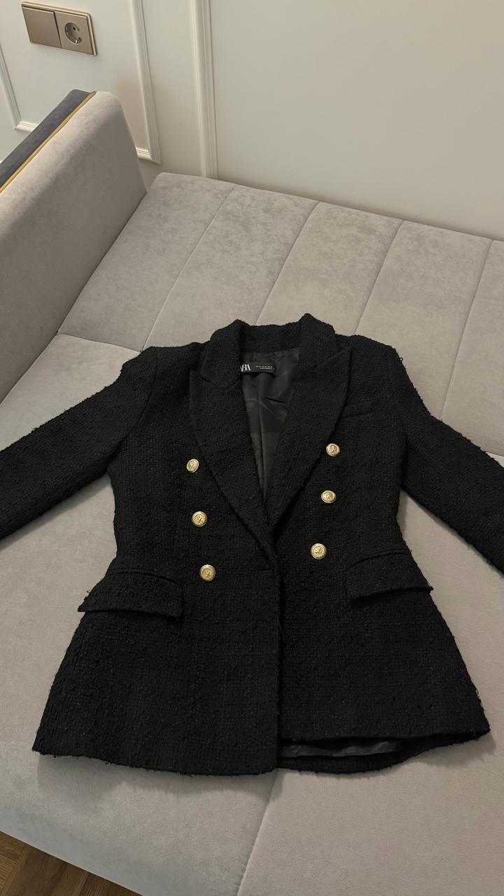 Черный твидовый жакет Zara