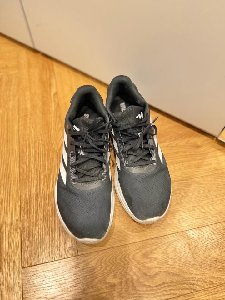 Кроссовки adidas