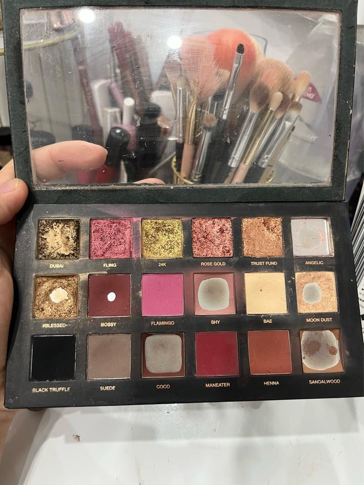 Huda Beauty Профессиональные Тени Hudabeauty