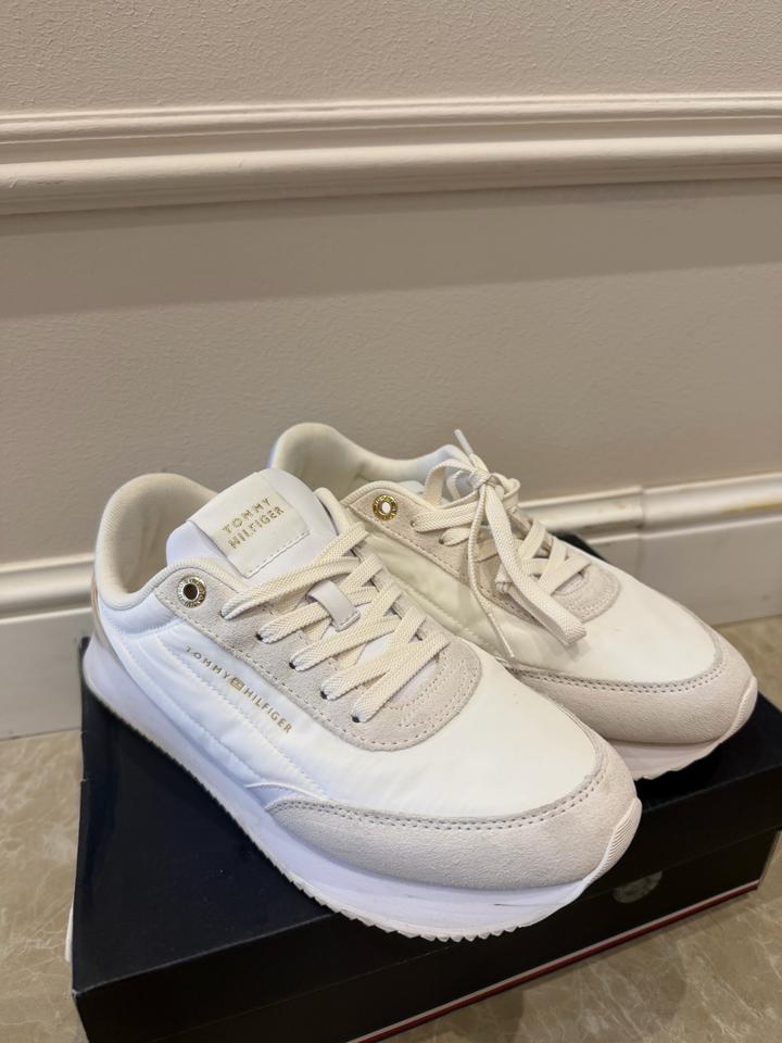 Tommy Hilfiger