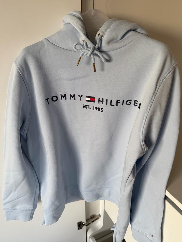 Tommy Hilfiger
