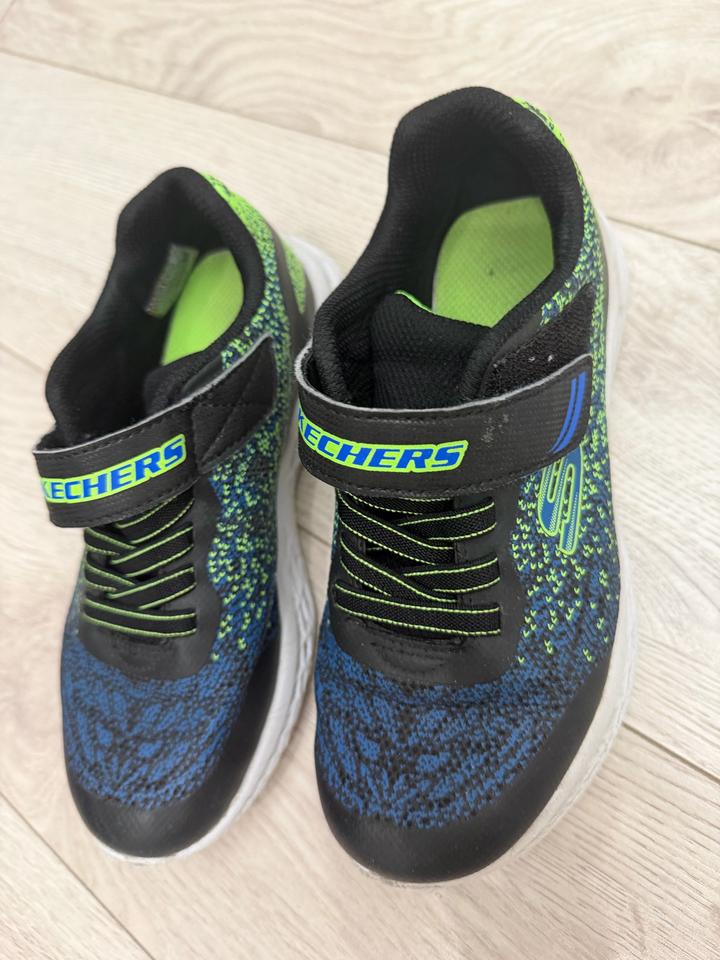 Skechers