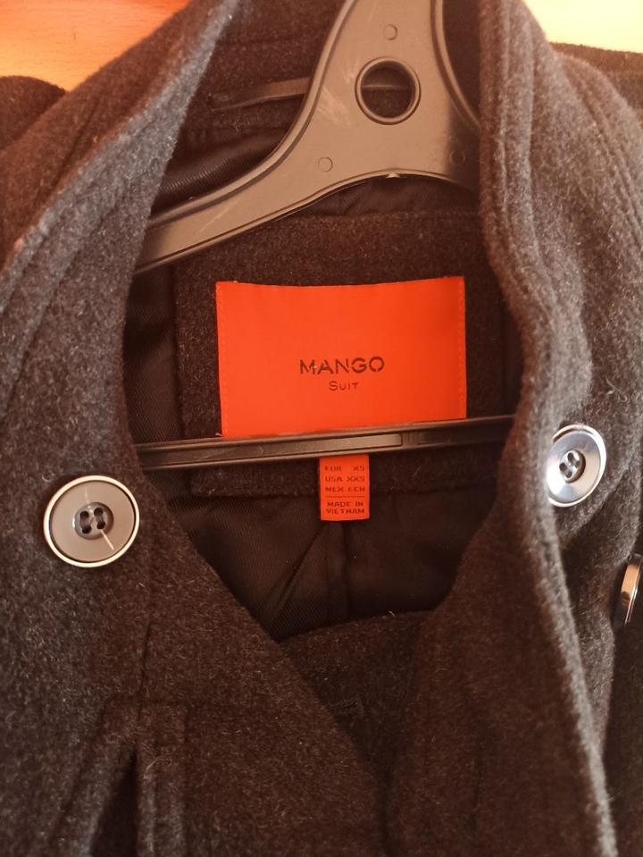 Двубортное пальто MANGO