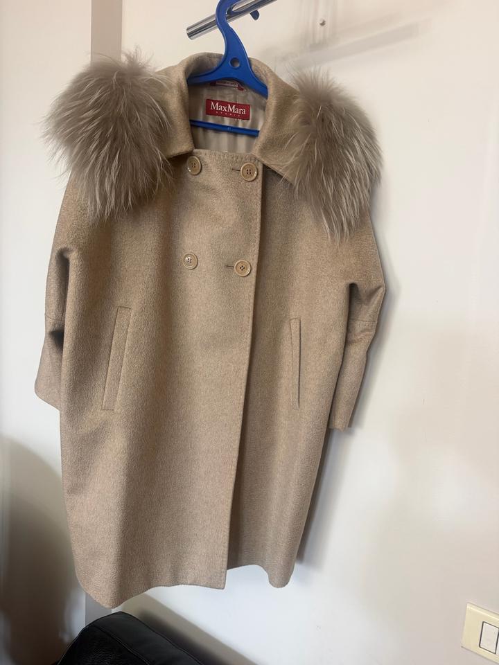 Max Mara Пальто MaxMara с меховым воротником