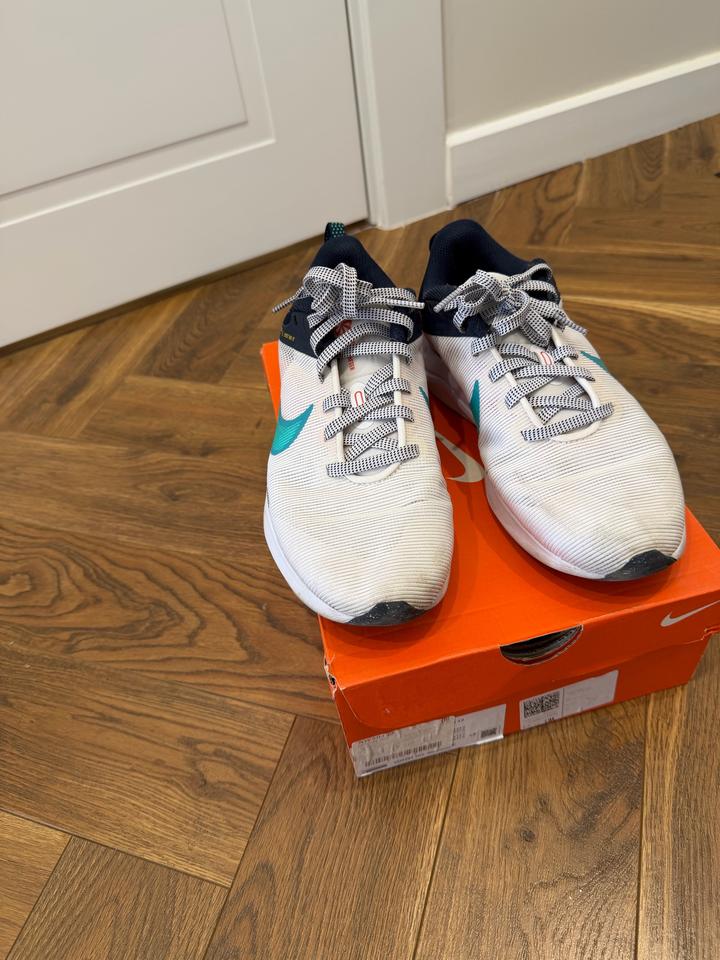 Кроссовки Nike