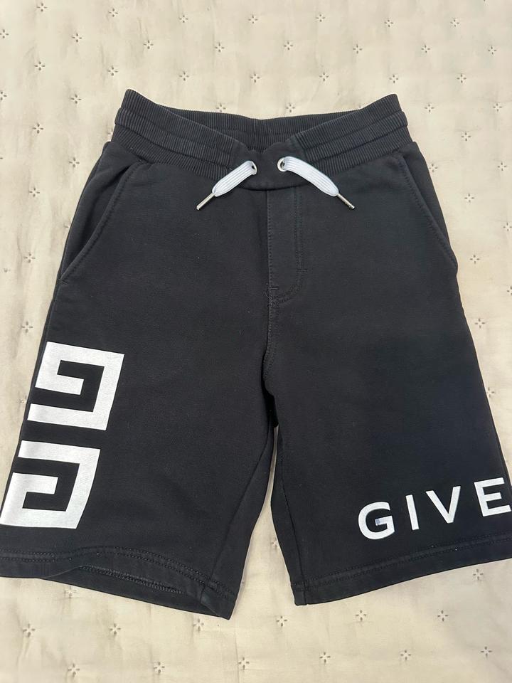 Шорты на мальчика Givenchy