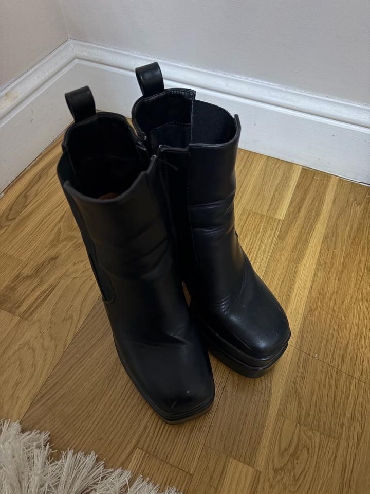 Женские