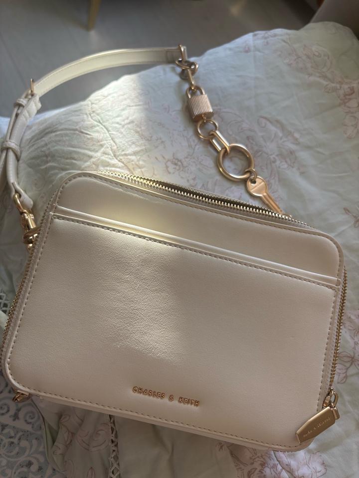 Charles & Keith Продам сумочку Charles&Keith