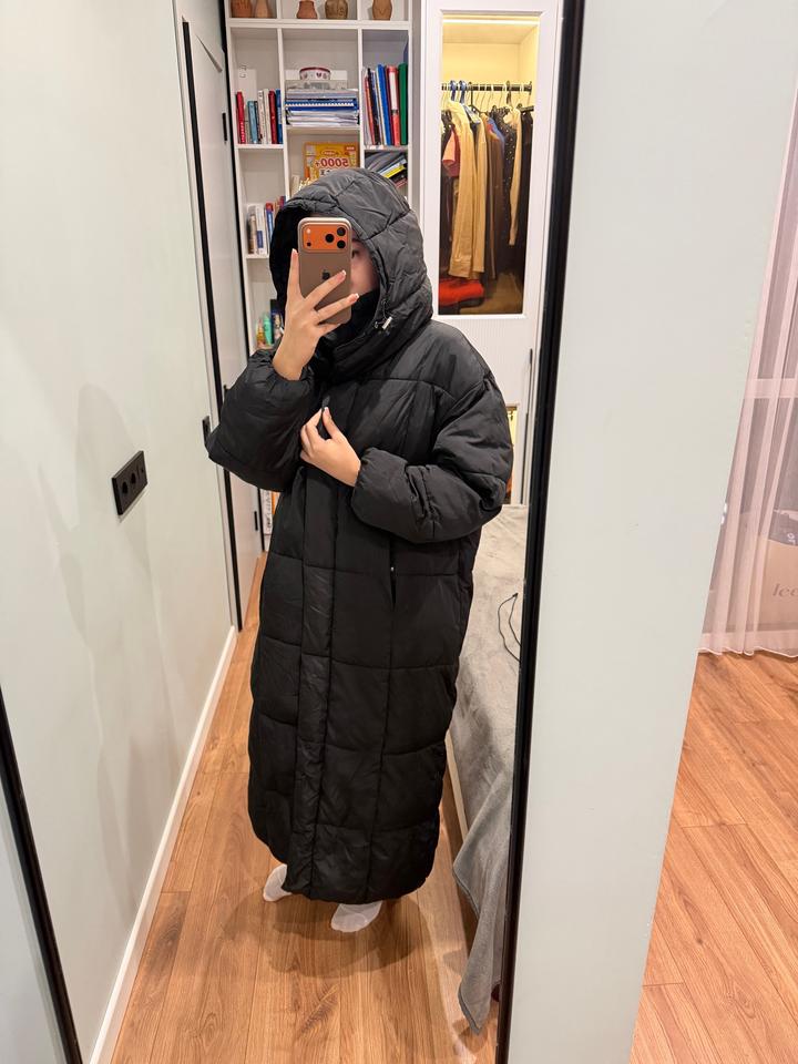 Bershka Длинный стеганый пуховик с капюшоном
