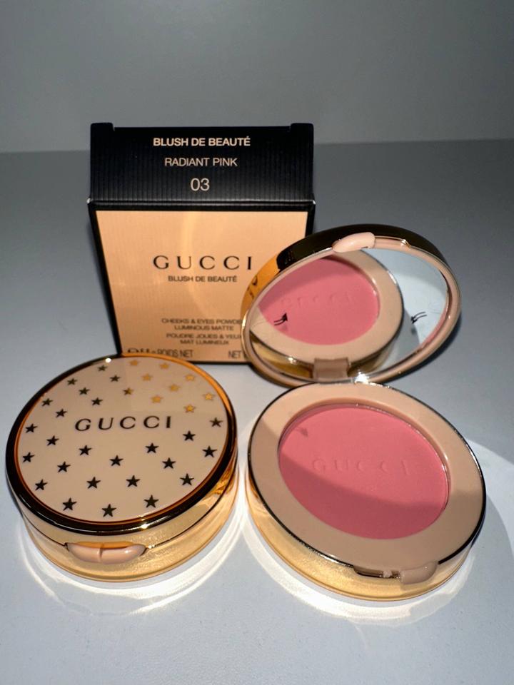 Румяна Gucci Blush de Beauté 03 Radiant Pink