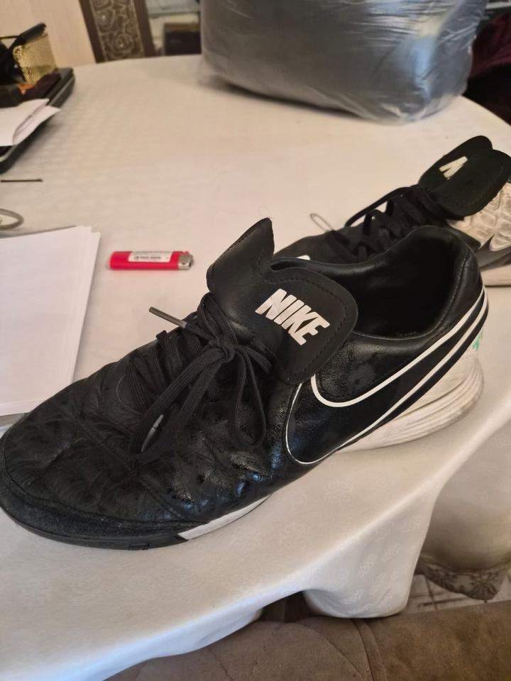 Футбольные сороконожки Nike
