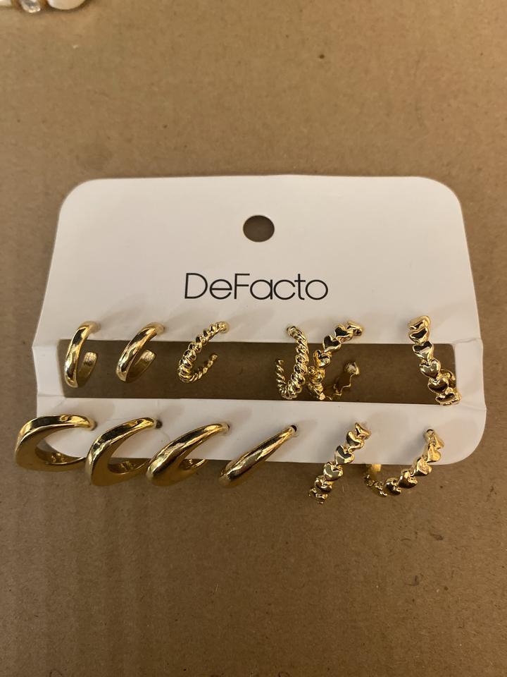 Набор серег от DeFacto