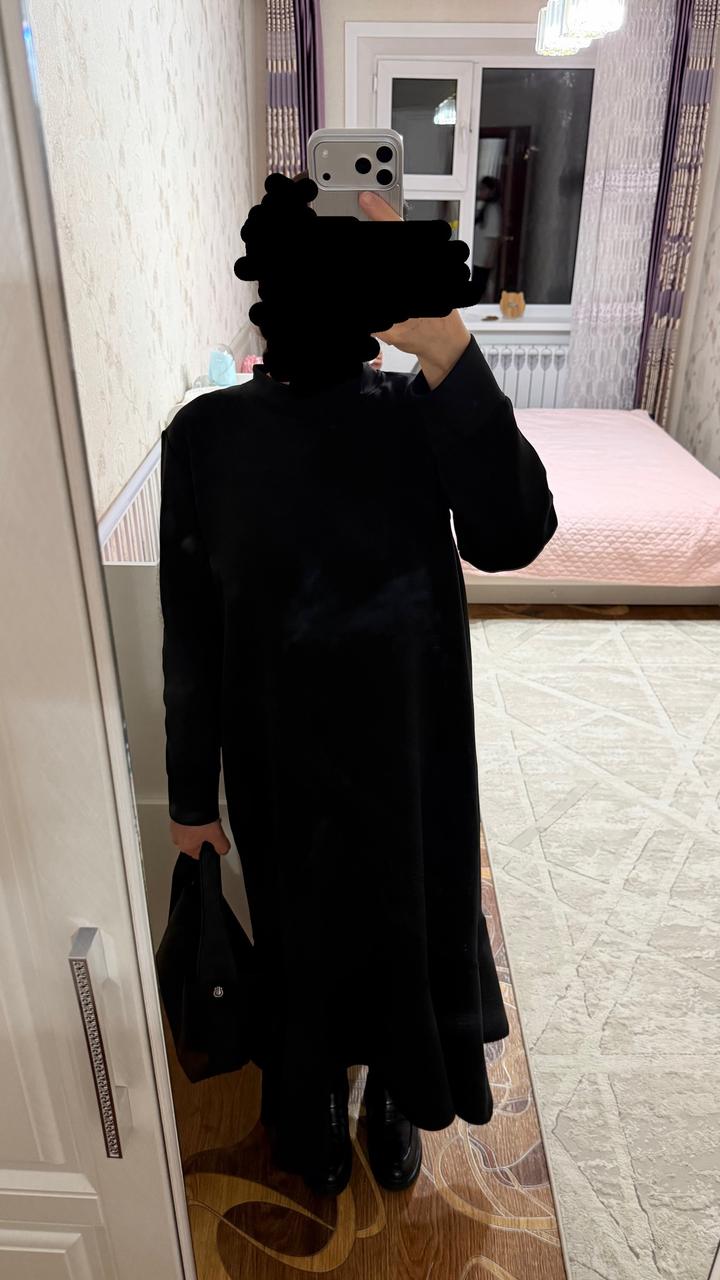 Черное платье миди