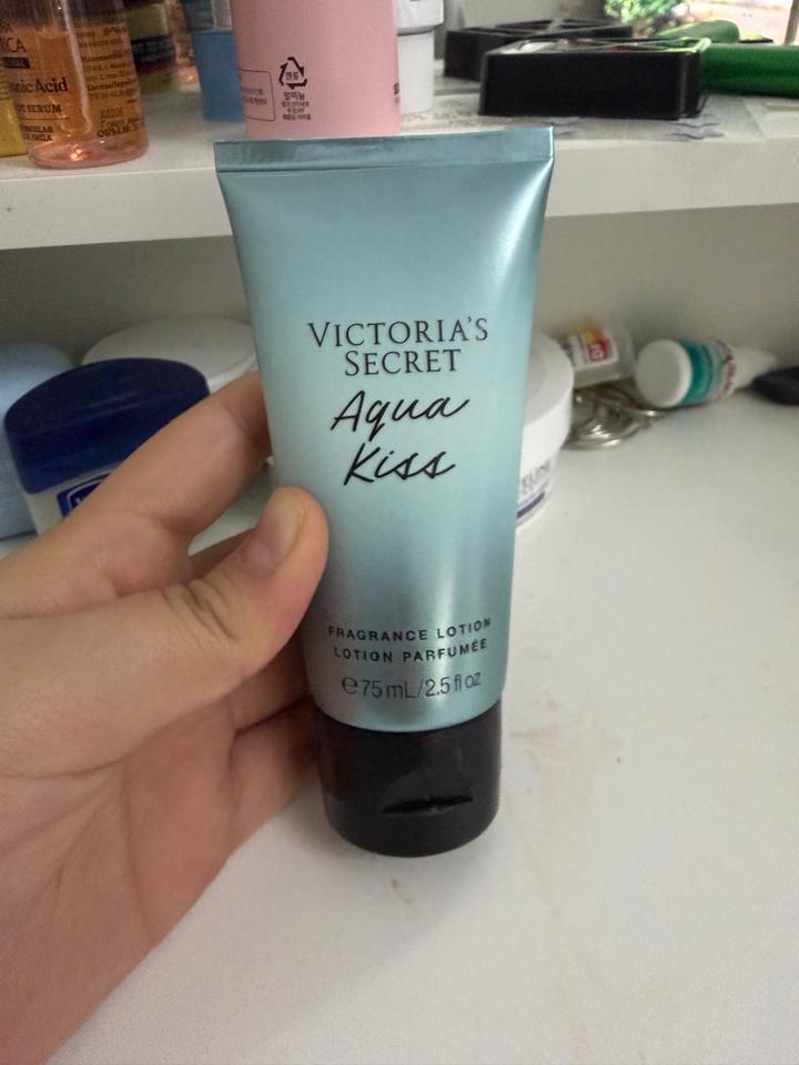 Парфюмированный лосьон для тела Victoria's Secret Aqua Kiss