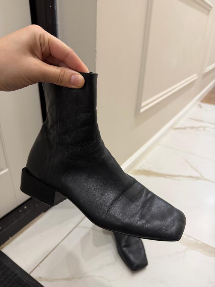 Женские кожаные ботинки с квадратным носом от  Zara
