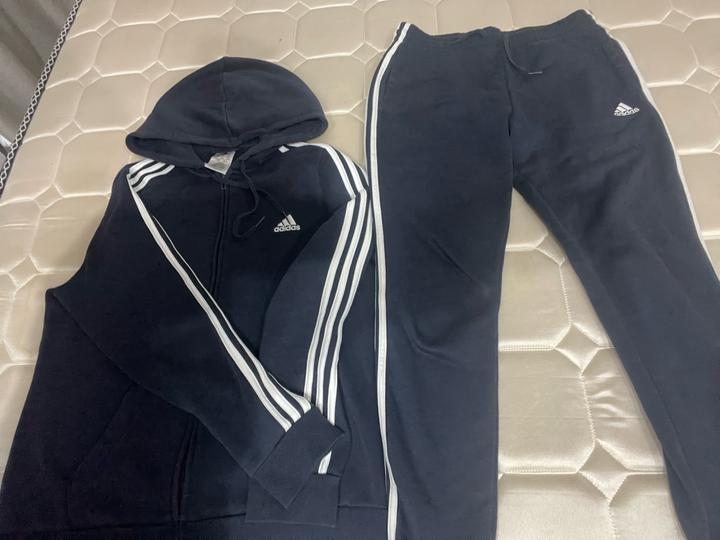 Спортивный костюм adidas