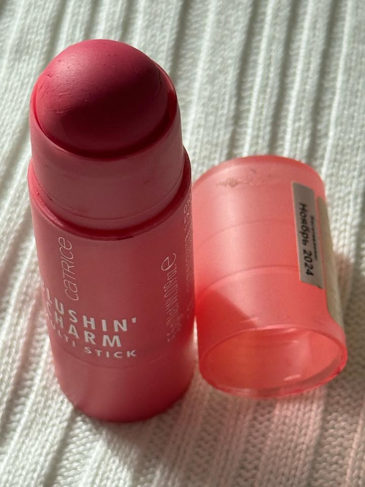 Румяна в стике Catrice Blushin' Charm