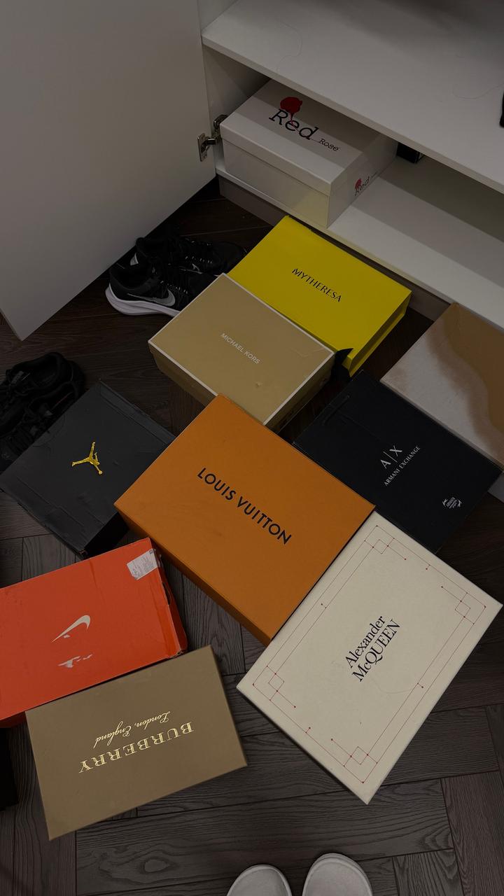 Louis Vuitton Брендовые люкс оригинальная обувь и одежда. Разгрузка гардероба.