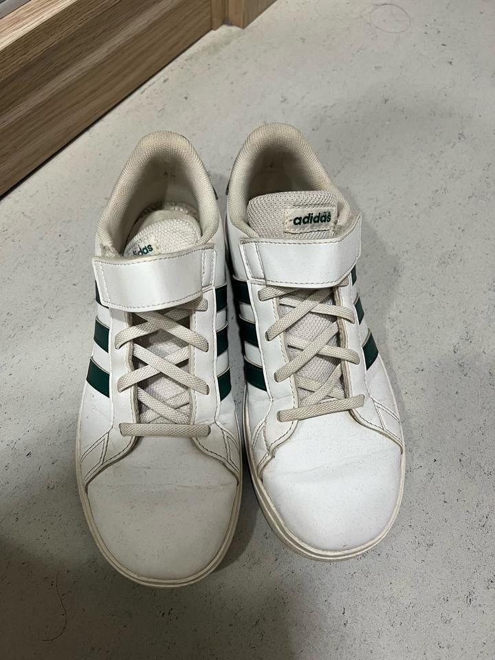 Кроссовки adidas
