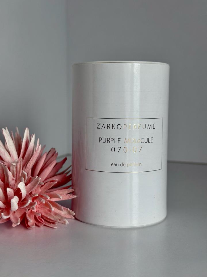 Purple Molecule 070 · 07 ZARKOPERFUME