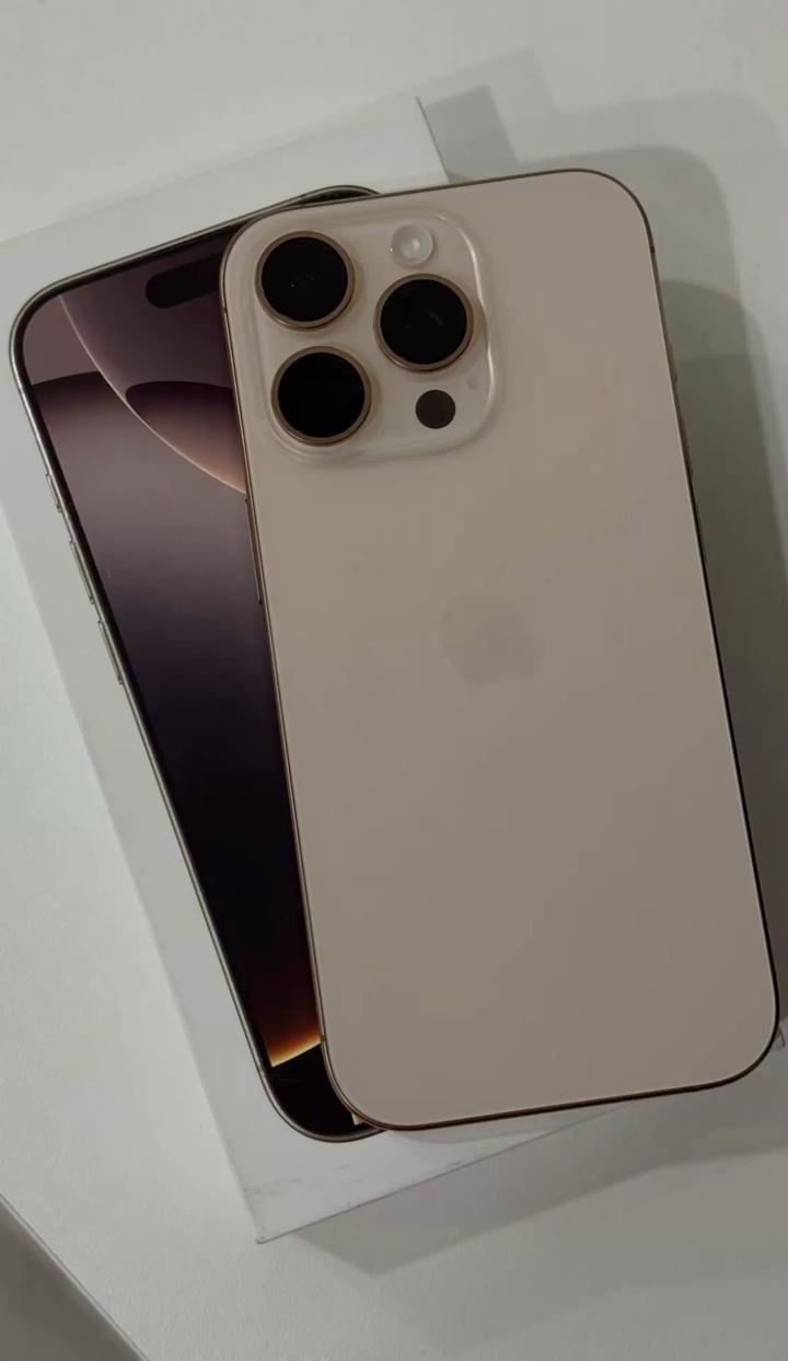 iPhone айфон 16про титан золото