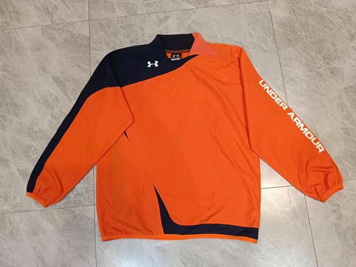 Тренировочная ветровка Under armour