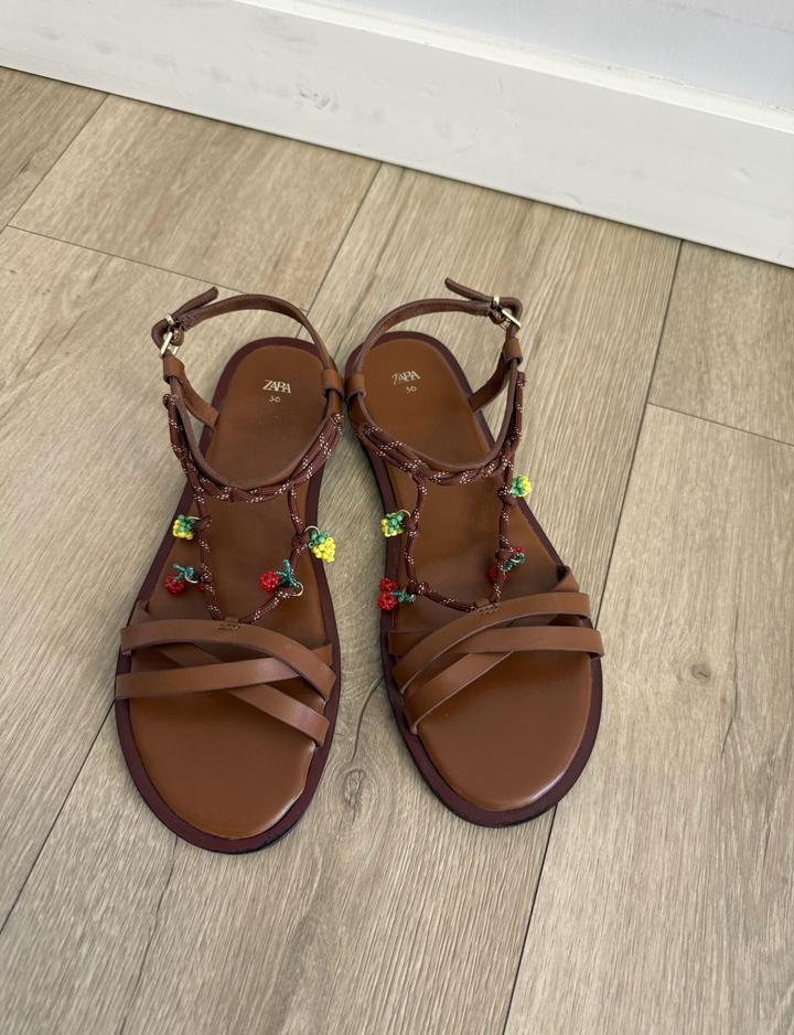Сандалии ZARA с декором
