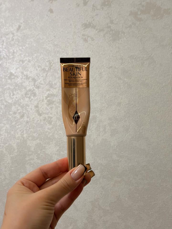 Тональный крем Charlotte Tilbury Beautiful Skin Foundation