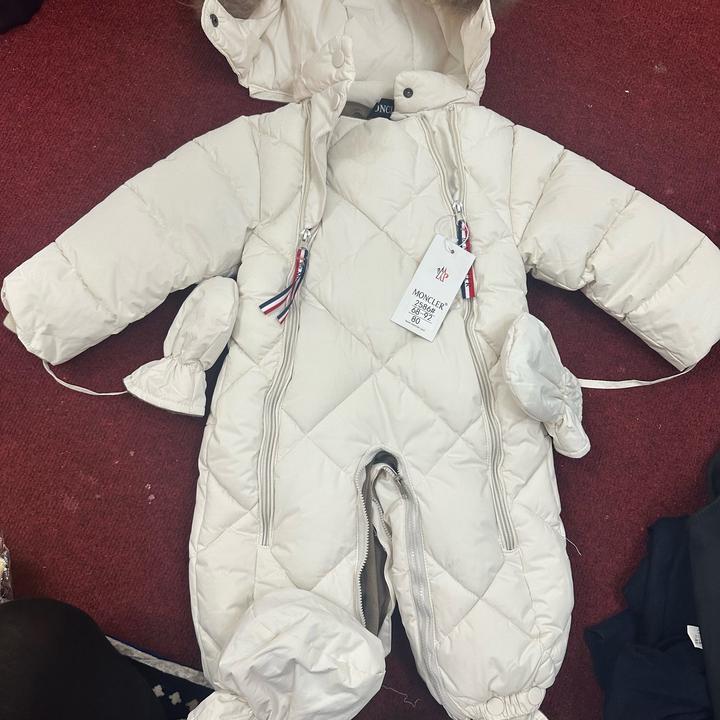 Утепленный комбинезон Moncler