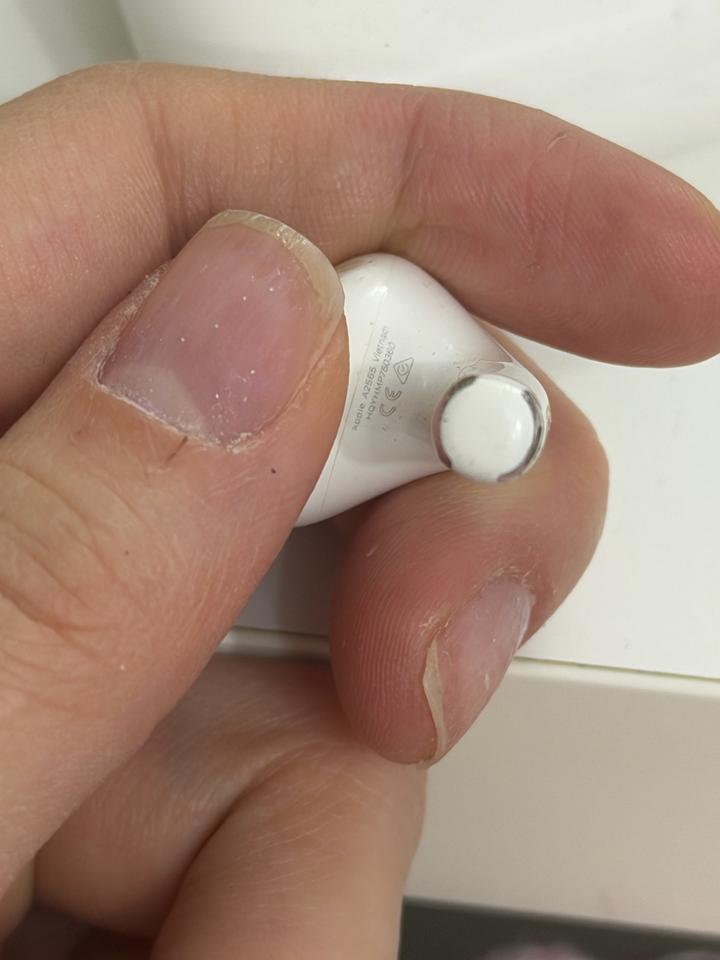 Наушники Apple AirPods