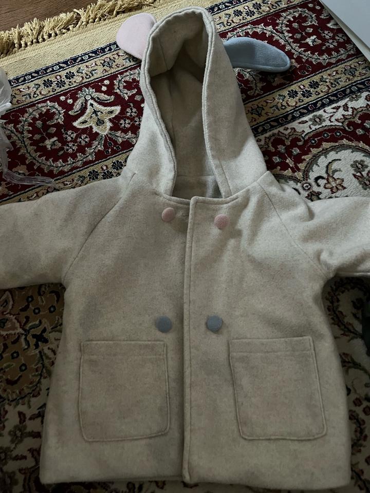 Детское пальто  с капюшоном