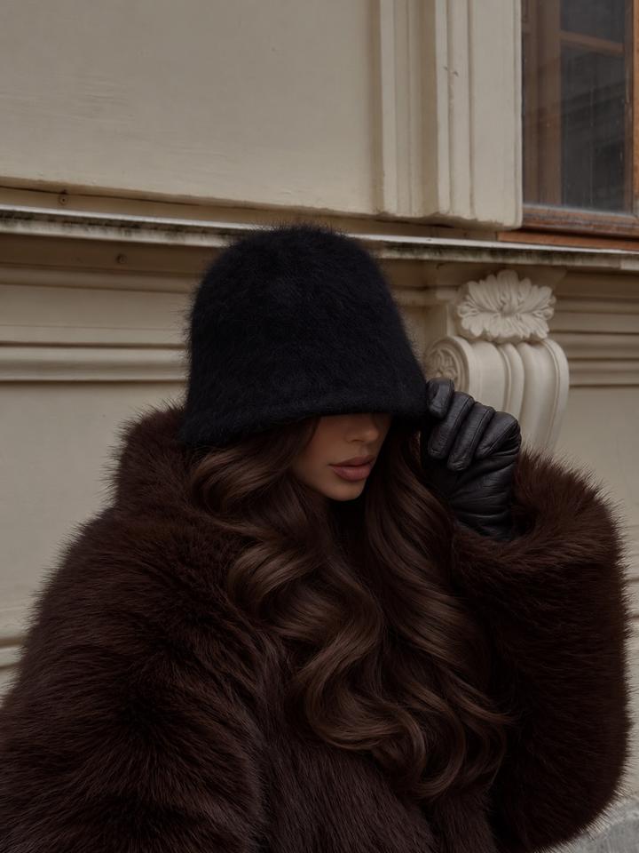 WEGO — Fluffy Wool Cloche Hat Японская находка с мягкой пушистой текстурой и красивым силуэтом клош.