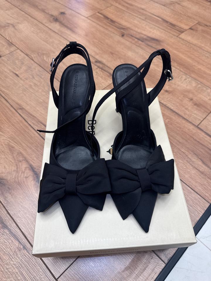 Туфли Stradivarius с бантом