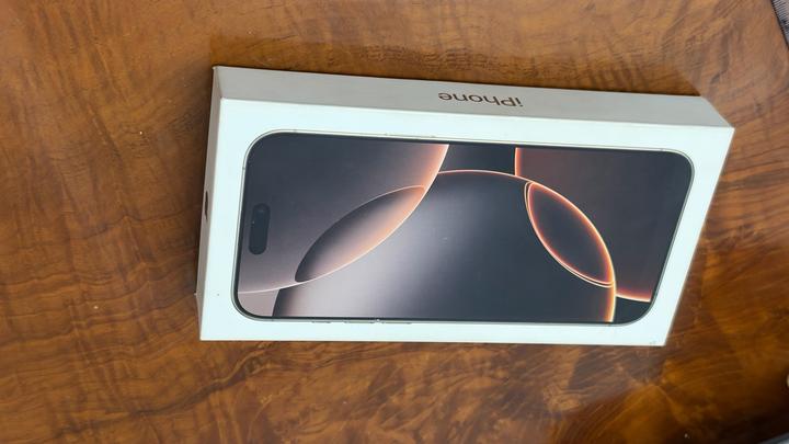 Apple iPhone 16 pro Max Desert titanium 256Гб