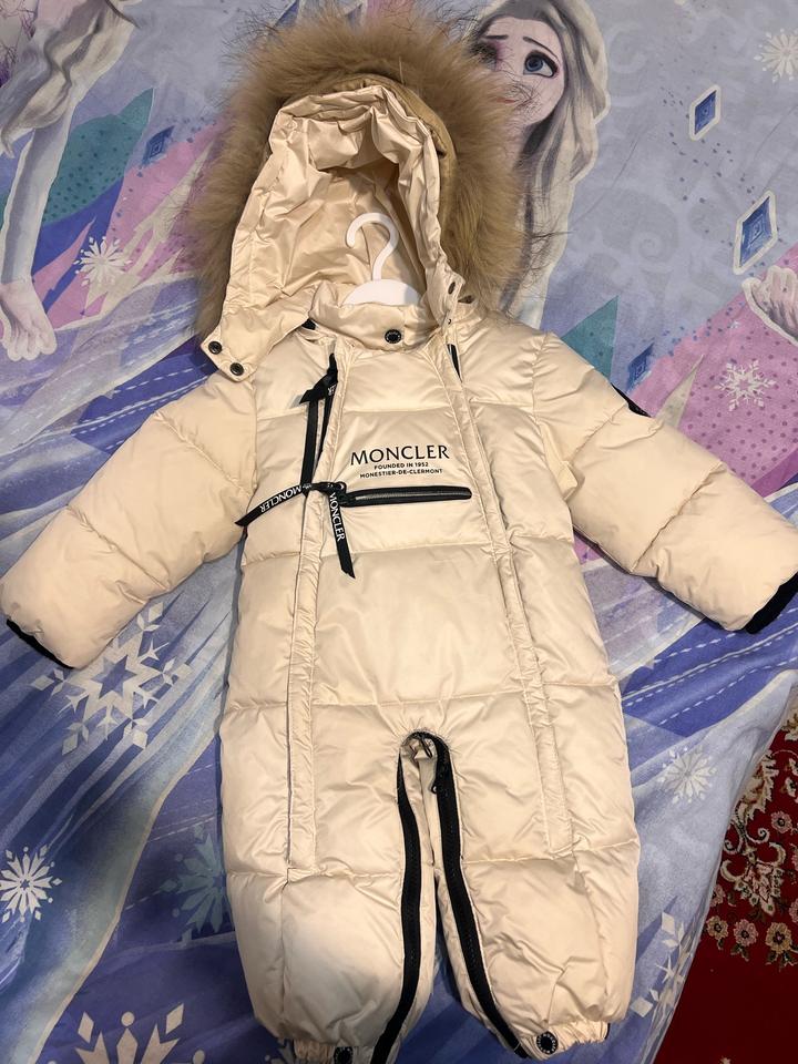 Зимний комбинезон Moncler