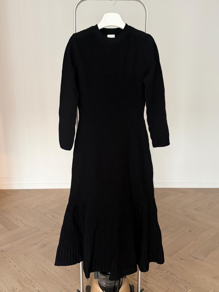 Трикотажное платье Massimo Dutti Studio в рубчик