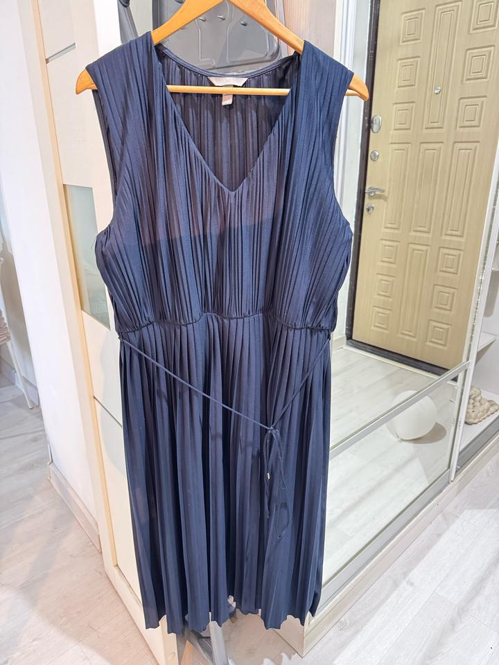 H&M плиссированное платье