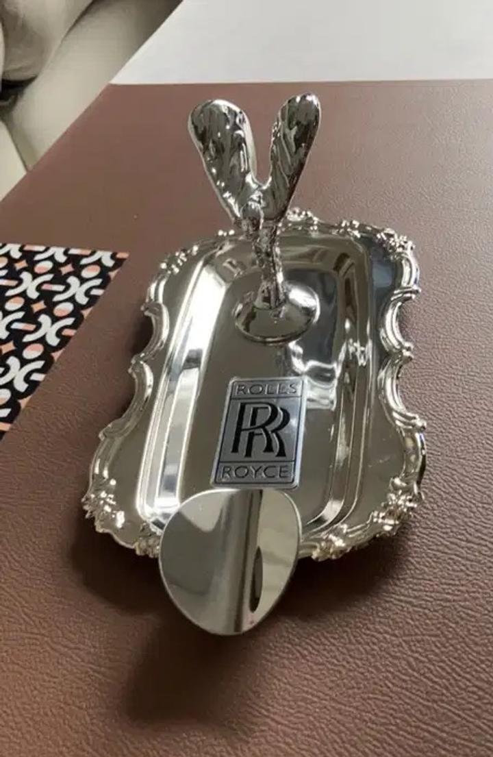 Rolls-Royce для украшений