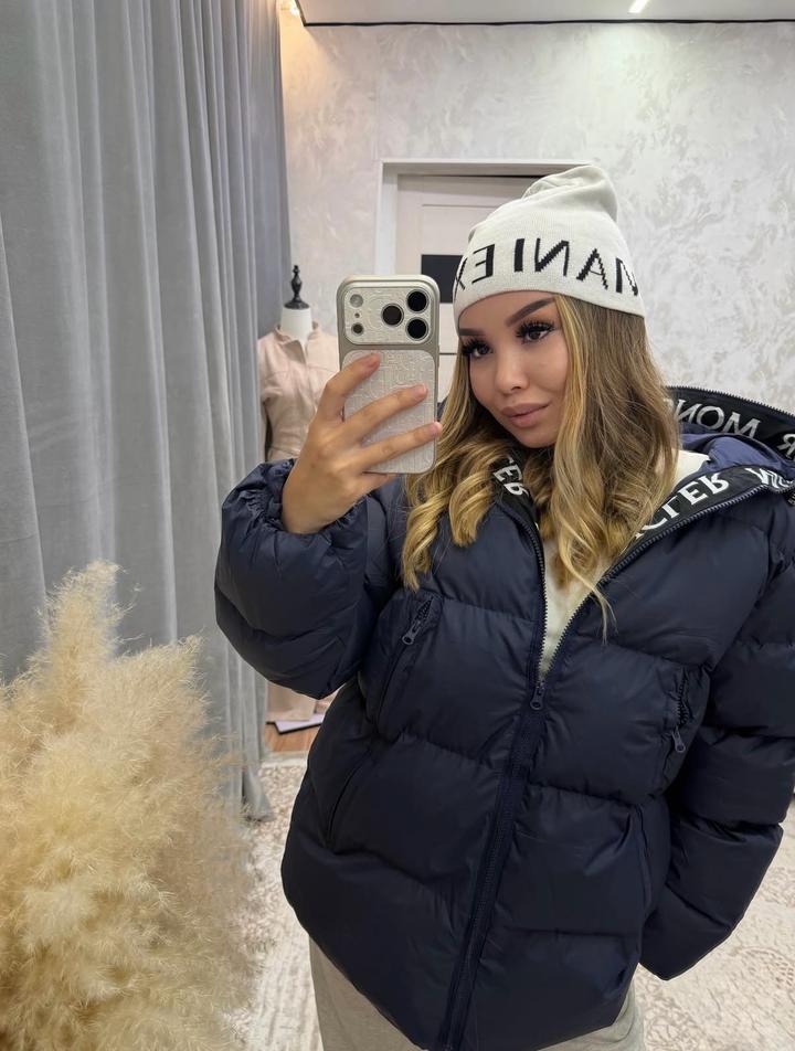 Женский пуховик Moncler