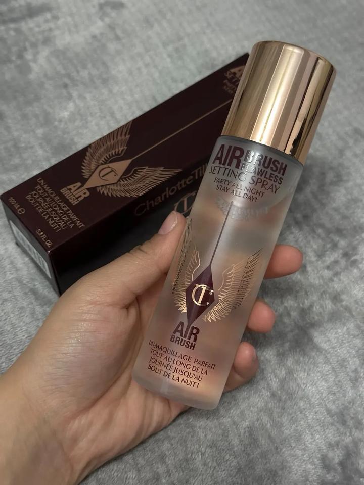 Спрей для фиксации макияжа Charlotte Tilbury Airbrush Flawless Setting Spray