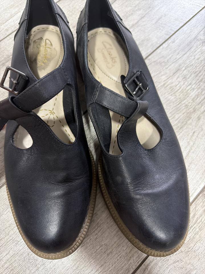 Женские кожаные туфли Clarks